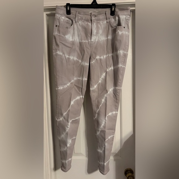 Old Navy Tie-Dye Rockstar Super Skinny High Ride Jeans - size 16, EUC - Picture 5 of 7